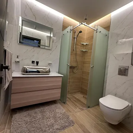 Regatta Park 2br Exclusive Parking Included Апартаменти