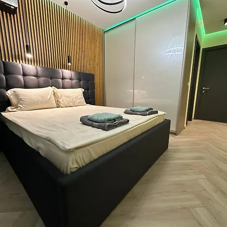 Апартаменти Regatta Park 2br Exclusive Parking Included